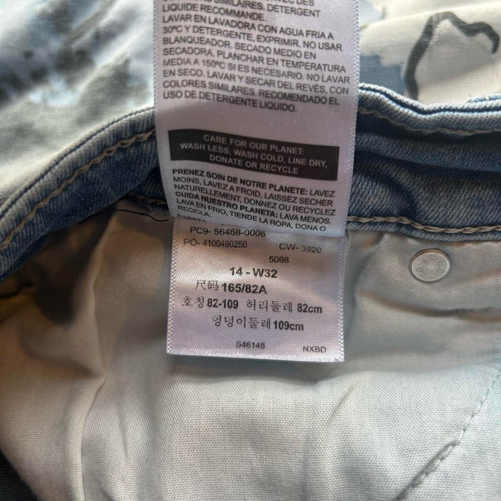 Levi’s High Waisted Size 14 Denim Shorts - Picture 3 of 6